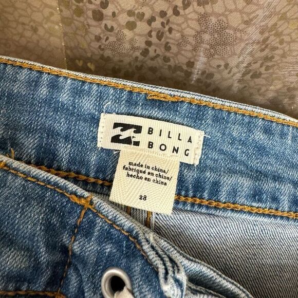 Billabong Tie Front Lite Hearted Denim Raw Hem Shorts Size 28 - Picture 3 of 10